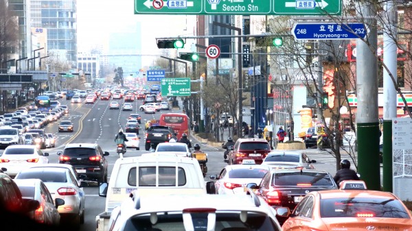 Traffic in Seoul, Korea. All photos courtesy the Experience Magazine