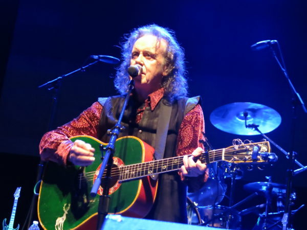 Donovan performing at Bishop Desmond Tutu's birthday party at the Saban Theatre in Beverly Hills. Photo by the Experience Magazine staff photographer 