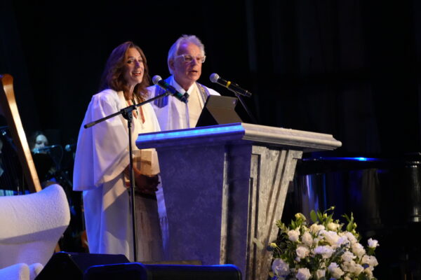 Cantors Ilysia Pierce (L) and Nathan Lam (R)